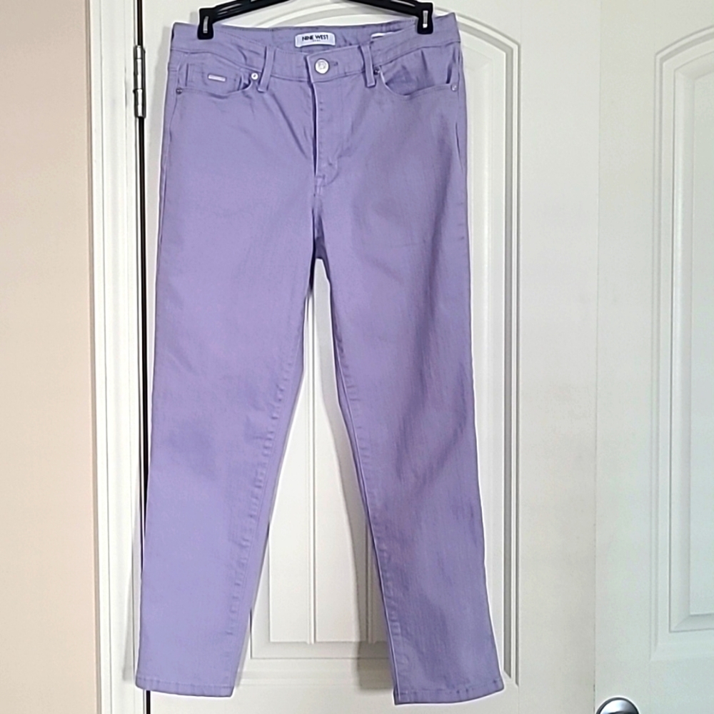 Nine West crop pants. Size 6,color light lavender